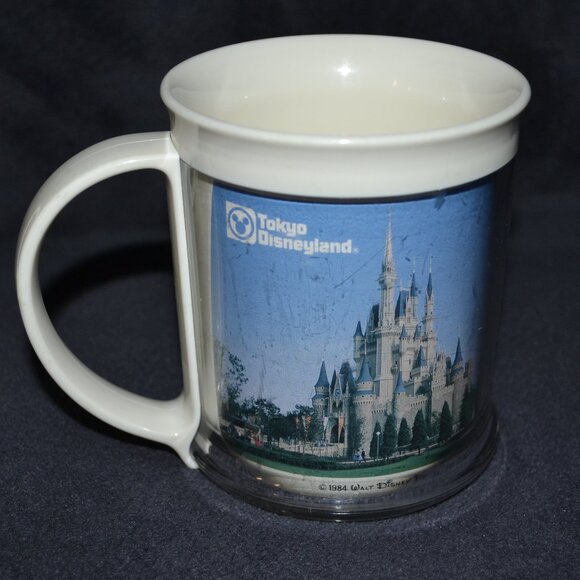 Vintage Walt Disney Cups and 1 Salt Shaker 5 Piece Bundle! - Picture 12 of 13